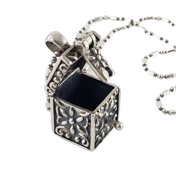 Sterling silver necklace treasure box pendant - Picture 11 of 16